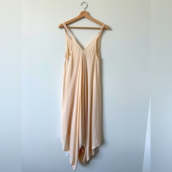 NWOT Flowy Dress Style Jumpsuit - Picture 1 of 4